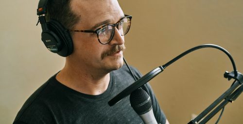 12 tips to become the best radio presenter
