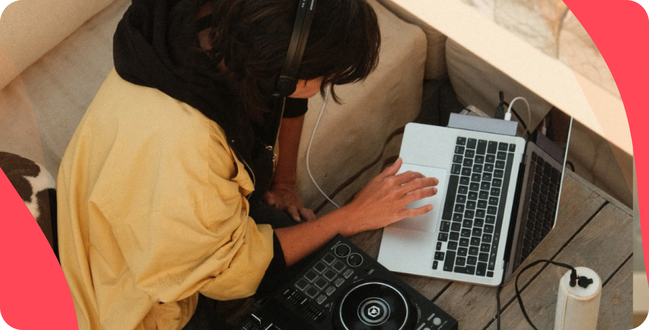 Person searching for Live365 pricing information